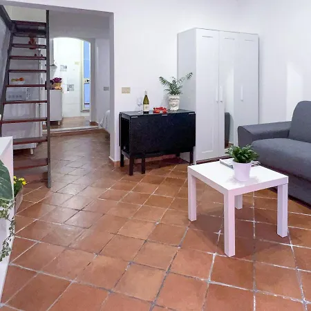 Apartment Esperia House *